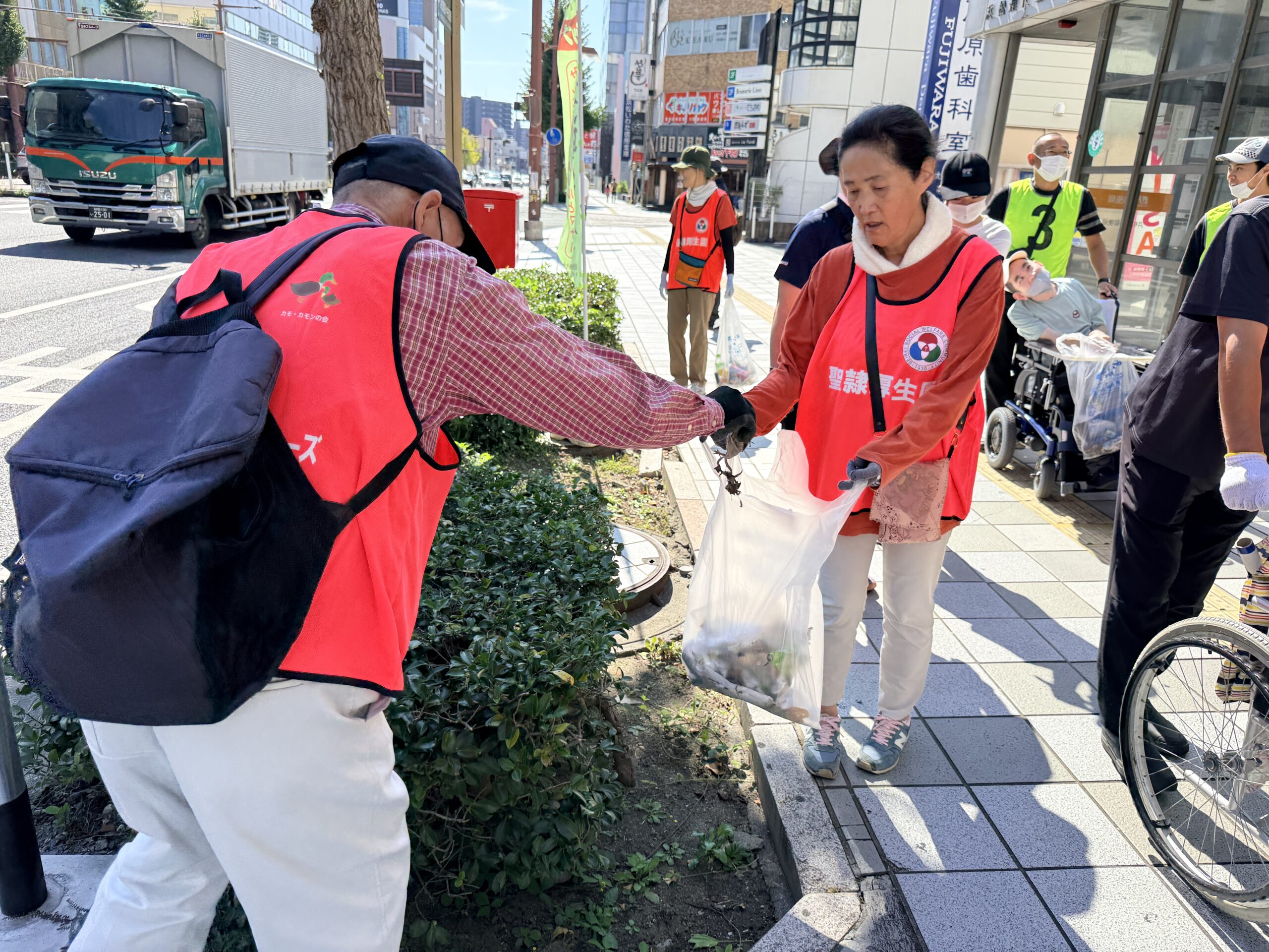 【#407】浜松市で聖隷厚生園プロギングを実施｜声を掛け合う61名の活動写真