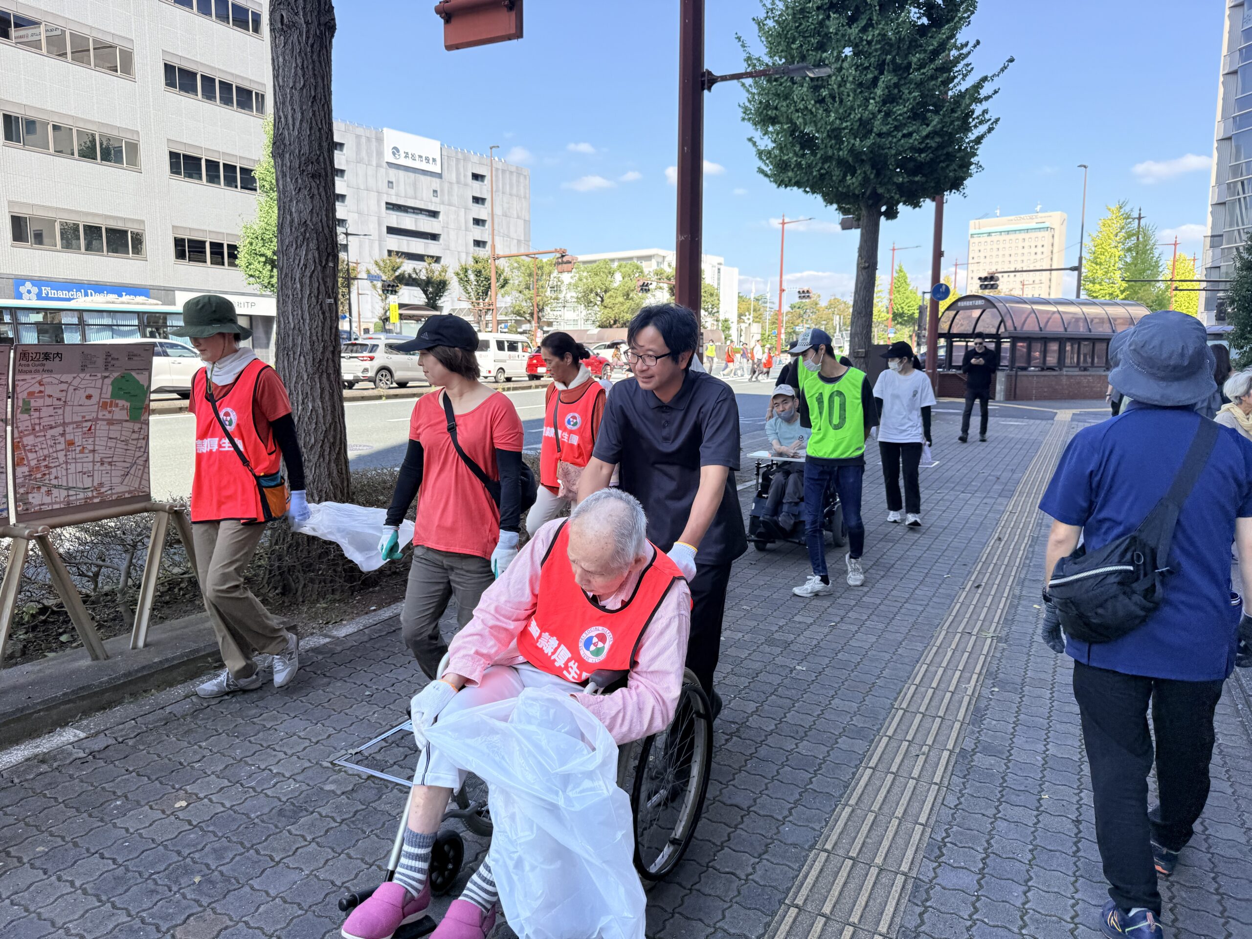 【#407】浜松市で聖隷厚生園プロギングを実施｜声を掛け合う61名の活動写真